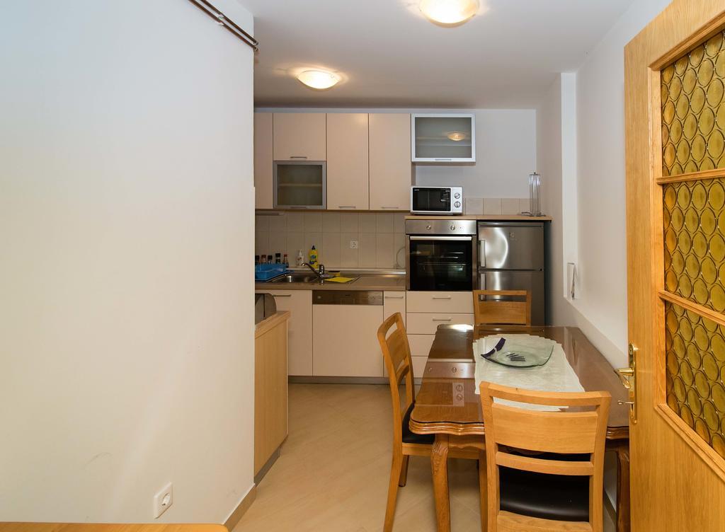 Apartment Peran ชิเบนิก ภายนอก รูปภาพ